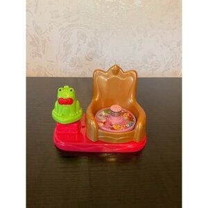 VTech Go! Go! Smart Friends Enchanted Princess Palace throne and frog accessory
